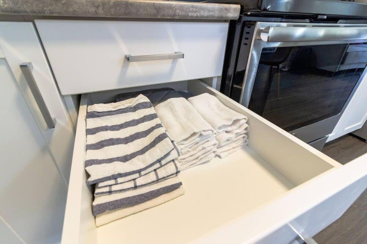 Brand New Gorgeous Condo Near Unb & Hospital Coffee Parking 202 Saint John Exterior foto